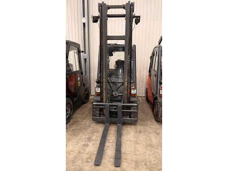 Dieselstapler 2015  Linde H25D-02 (2)