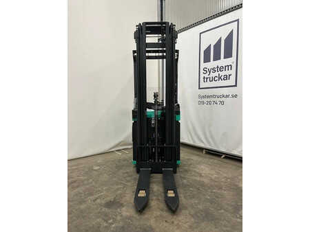 Apilador conductor incorporado 2025  Mitsubishi SBR16N2i (2)