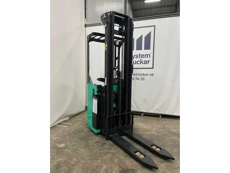 Apilador conductor incorporado 2025  Mitsubishi SBR16N2i (3)