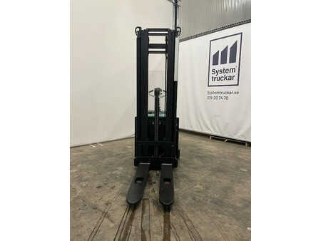 Pinontavaunu 2019  Mitsubishi SBV16N (2)