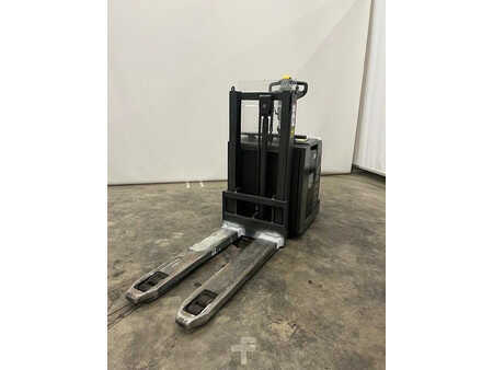 Ledstaplare gå 2016  Un Forklift icarrier PDP200 (3)