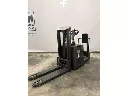 Stacker pedestre 2018  Atlet PDP200 (1)