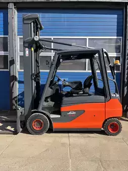 4-wiel elektrische heftrucks 2018  Linde E30L-01 (1)