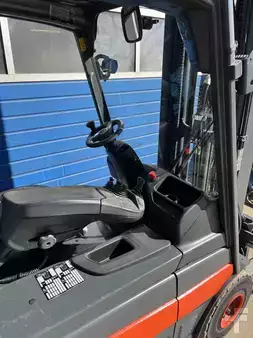 4-wiel elektrische heftrucks 2018  Linde E30L-01 (12)