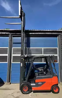 4-wiel elektrische heftrucks 2018  Linde E25 (2)