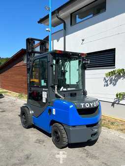 Dieselový VZV 2017  Toyota 06-8FDJ35F (3)