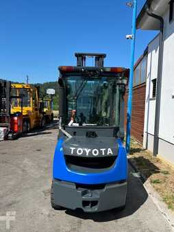 Dieselový VZV 2017  Toyota 06-8FDJ35F (5)