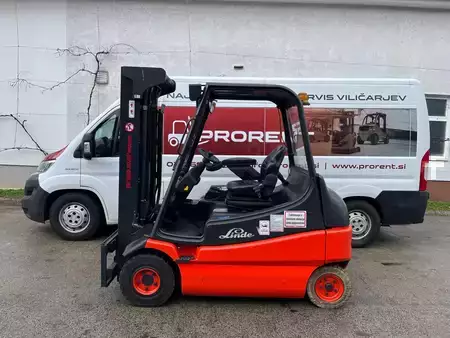 Electric - 4 wheels 2005  Linde E25 (1)