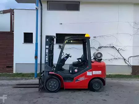 Carretilla elevadora GLP 2018  Heli CPYD 35 (1)