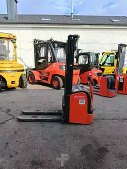Pallet Stackers 2013  Linde L14 (1)