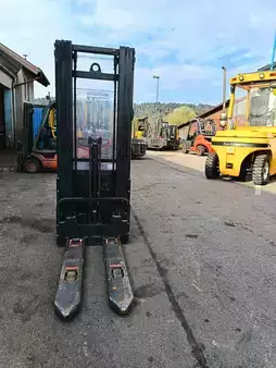 Pallet Stackers 2013  Linde L14 (9)