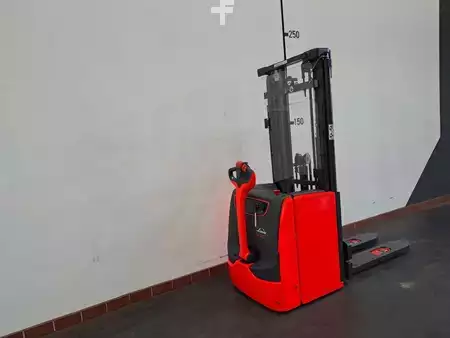 Ruční vysokozdvižný vozík 2019  Linde L 20 (2)