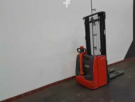 Apilador eléctrico 2021  Linde L16: 1,6t (1173-01) (B) (2)