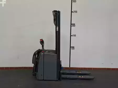 VZV s plošinou pro řidiče 2022  Linde L16 AP : 1.6t (1173-01) (1)