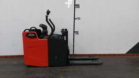 VZV s plošinou pro řidiče 2022  Linde D10 FP (1)