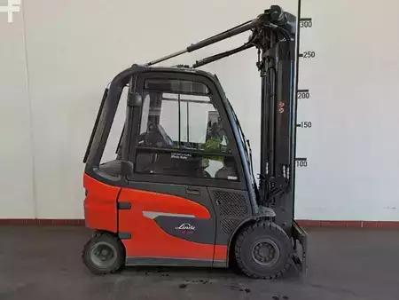 Elektro čtyřkolový VZV 2024  Linde E 25: 2,5t (1)