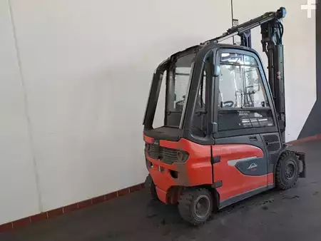 Elektro čtyřkolový VZV 2024  Linde E 25: 2,5t (2)