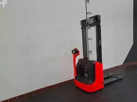 Stoccatori 2018  Linde L12 (2)