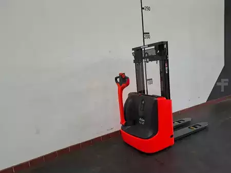 Stoccatori 2021  Linde L12 (2)