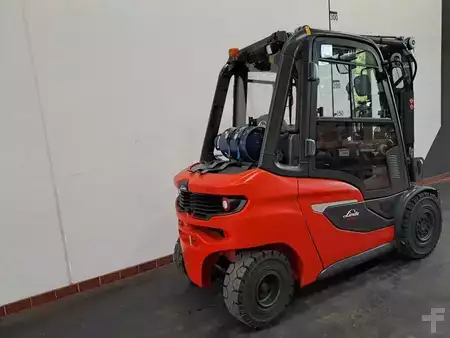 Treibgasstapler 2020  Linde H30 T: 3,0t (EU5) (B) (2)
