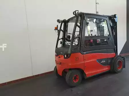 Sähkö - 4 pyör 2020  Linde E 45/600 HL : 4,5t (B) (2)