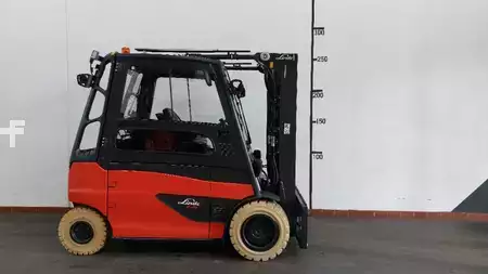 Elektryczne 4-kołowe 2021  Linde E 45/600 HL : 4,5t (1)