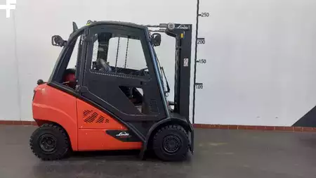 Gázüzemű targoncák 2019  Linde H25 T: 2,5t (1)