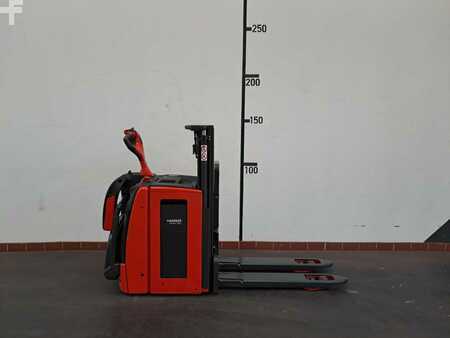 Fahrerstandstapler 2022  Linde D12HP (1)