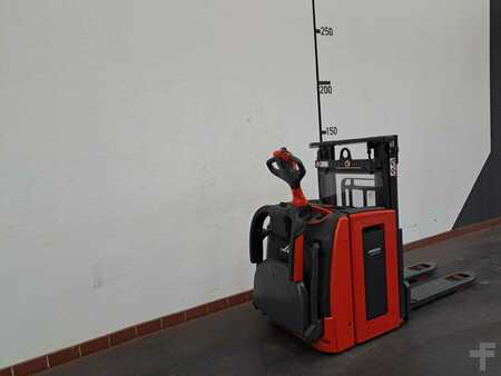 Fahrerstandstapler 2022  Linde D12HP (2)