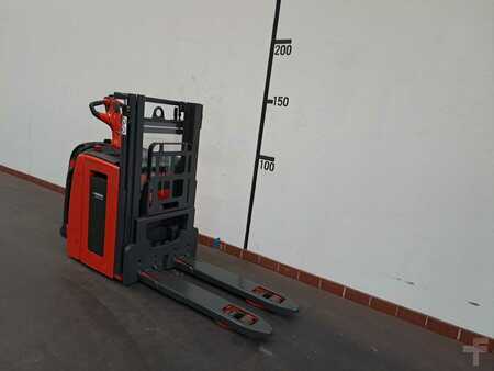 Fahrerstandstapler 2022  Linde D12HP (3)