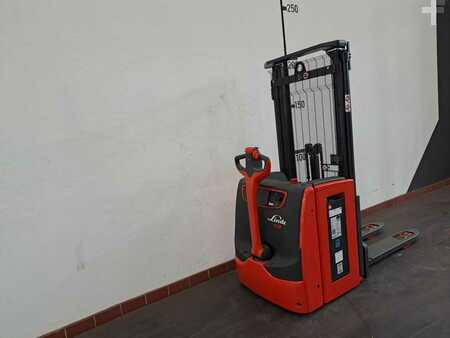 Ruční vysokozdvižný vozík 2024  Linde D12 (2)