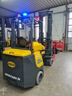 Schubmaststapler 2022  Aisle Master 20NE (1)