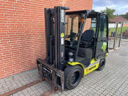 Carrello elevatore diesel 2019  Clark S35D (3)