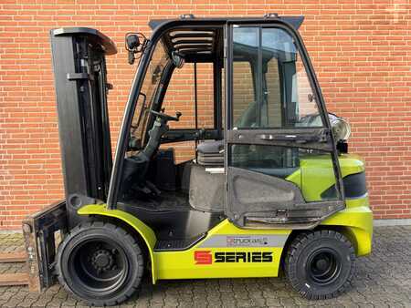 LPG heftrucks 2018  Clark S35L (1)