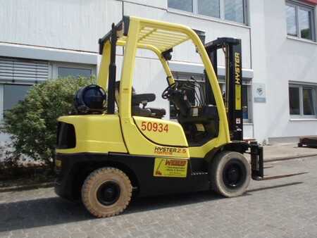 Propane Forklifts 2007  Hyster H2.5FT (2) 