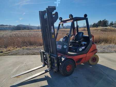 Dízel targoncák 2001  Linde H30D (1)