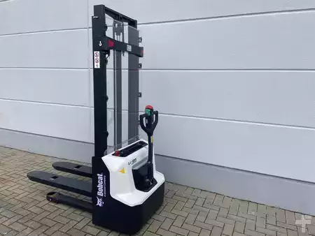 Stacker pedestre 2026  Bobcat LSM12N (3)