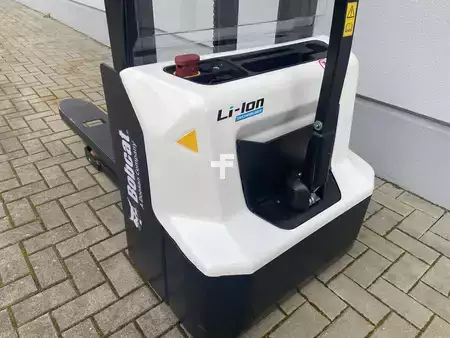 Stacker pedestre 2026  Bobcat LSM12N (4)
