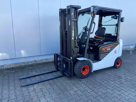 4-wiel elektrische heftrucks 2025  Bobcat B30NS (1)