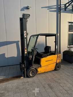 Carrelli elettrici 4 ruote 2005  Jungheinrich EFG 318 (1)