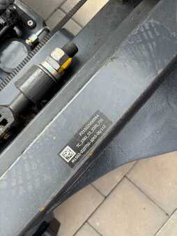 Schubmaststapler 2019  Linde R16HD-01 (6)