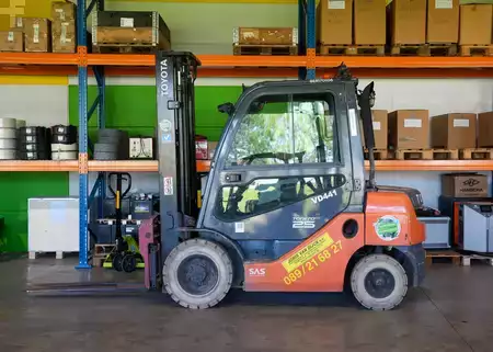 Diesel heftrucks 2017  Toyota 8FD25F (1)