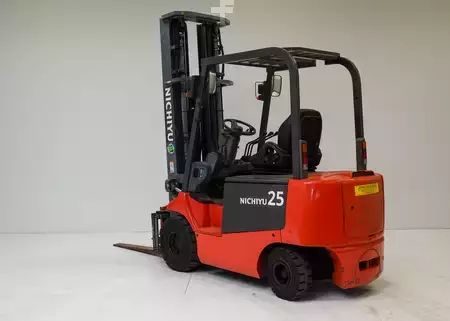 Elektro čtyřkolový VZV 2012  Nichiyu TRANSER 25 (2)