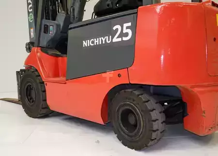 Elektro čtyřkolový VZV 2012  Nichiyu TRANSER 25 (3)