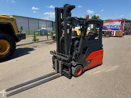 Eléctrica de 3 ruedas 2019  Linde E20L-02 Triplex (1)