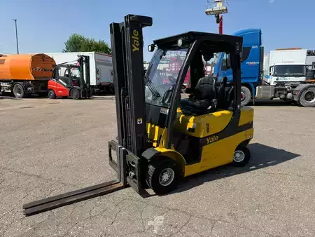 Treibgasstapler 2016  Yale GLP25LX (1)