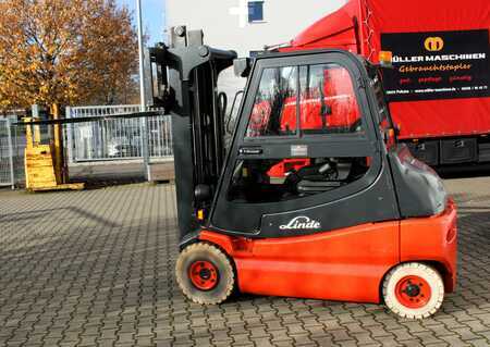 4-wiel elektrische heftrucks 2002  Linde E 30 (5)