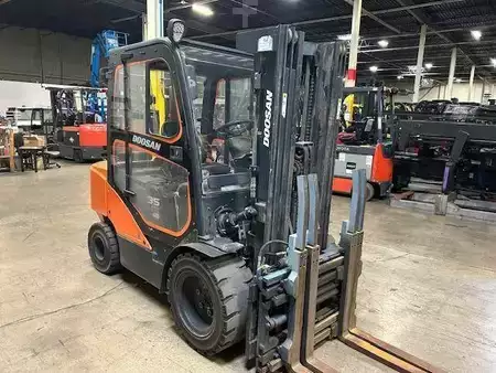 Montacargas diésel 2021  Doosan D35C-7 (6)