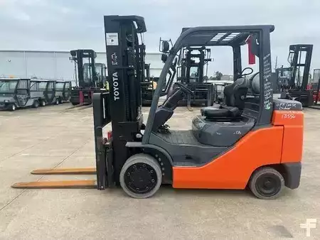Montacargas GLP 2018  Toyota 8FGC35U (1)