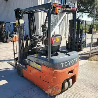 Montacargas Eléctrico (3 ruedas) 2018  Toyota 8FBE20U (2)